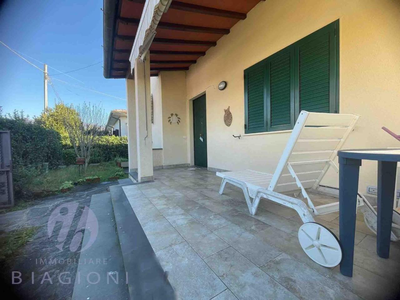 casa indipendente in vendita a Pietrasanta in zona Marina di Pietrasanta
