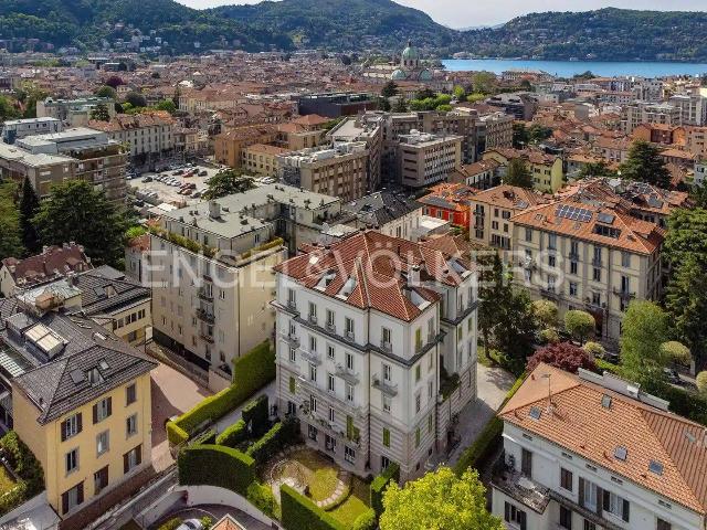 4-room flat in Via Giuseppe Ferrari 8, Como - Photo 1