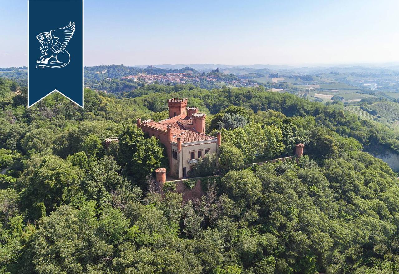 Castello in vendita a Baldissero D'Alba