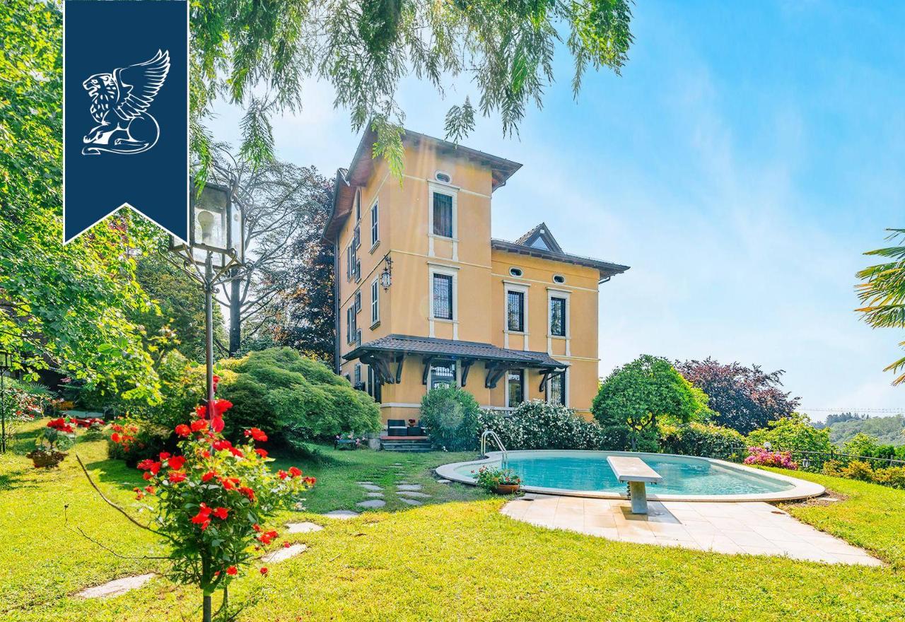 Villa in vendita a Varese