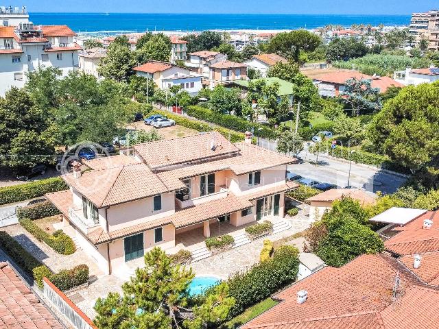 Villa in Via Adolfo Massei 1, Camaiore - Foto 1