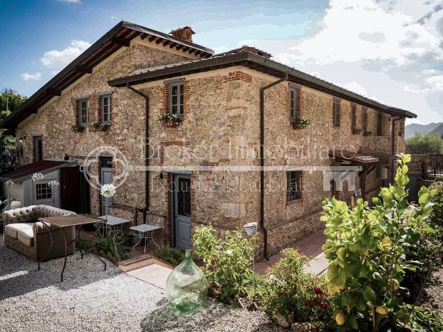 Country house or cottage in Via della Torre, Camaiore - Photo 1