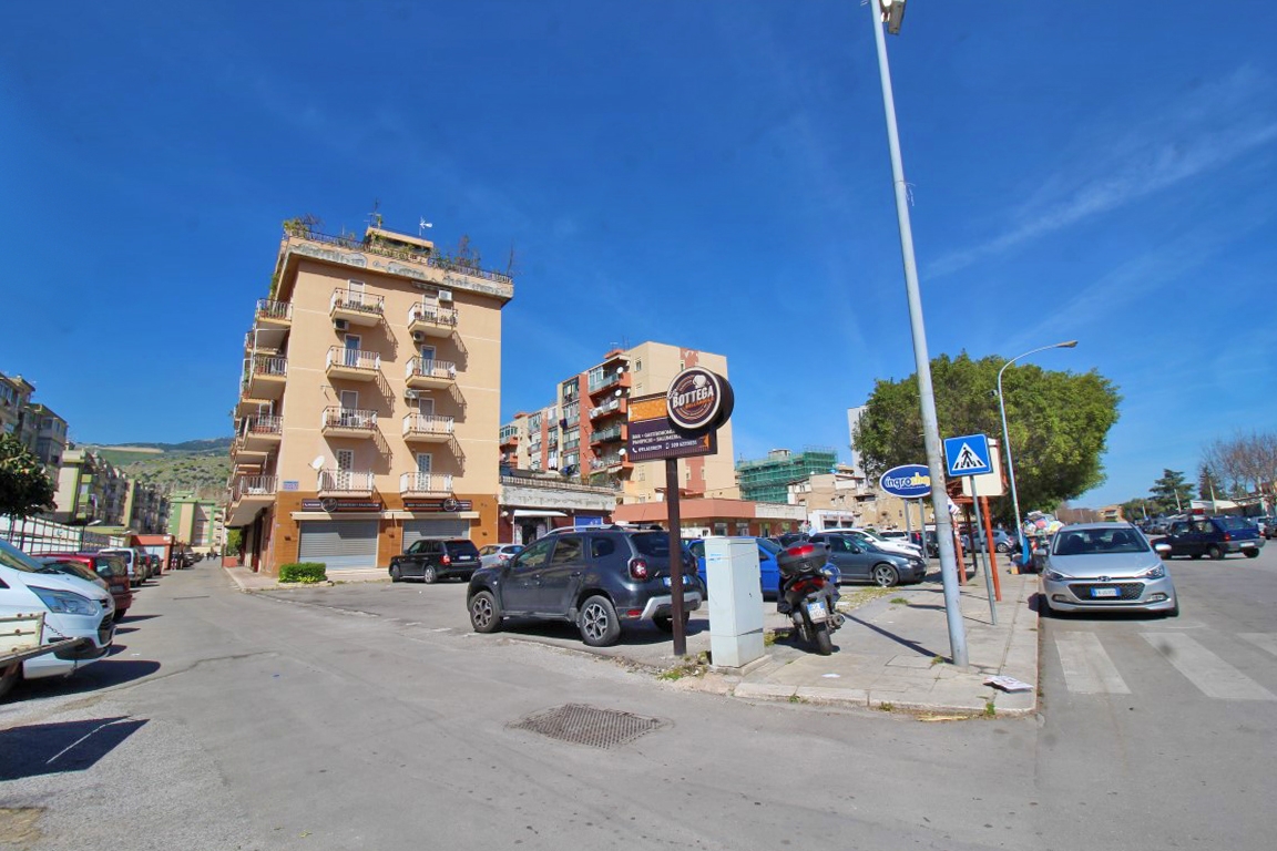 Magazzino in Via Filippo Brunelleschi 28, Palermo - Foto 1