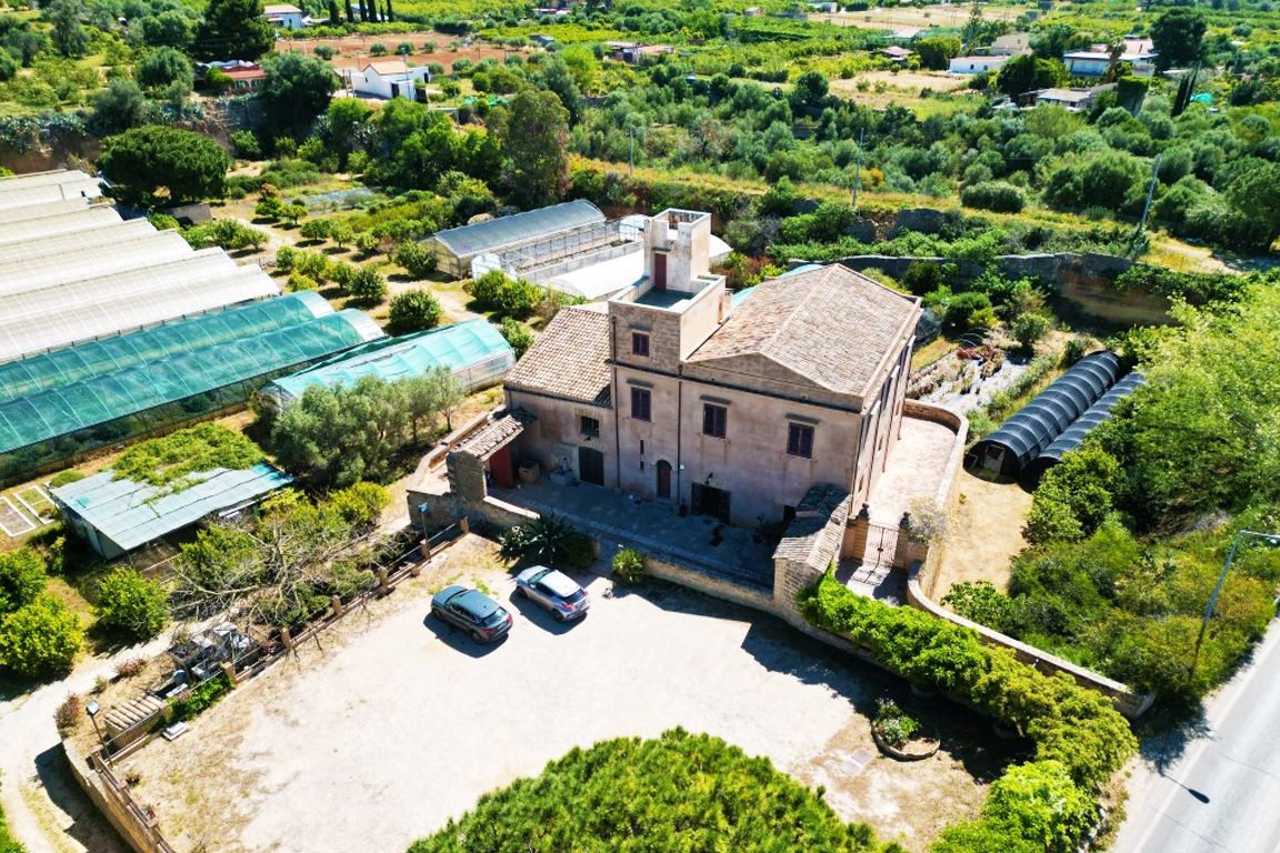 Locale commerciale in affitto a Palermo