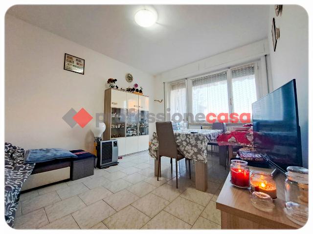 2-room flat in {3}, - Photo 1