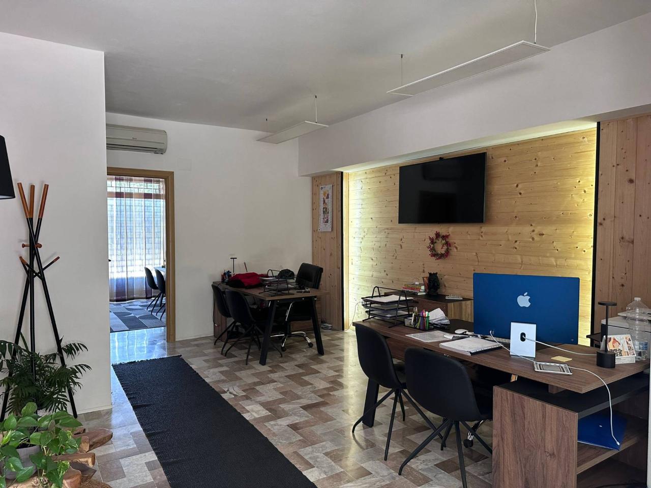 Negozio in Via Perugia 31, San Nicola La Strada, {3} - Foto 2
