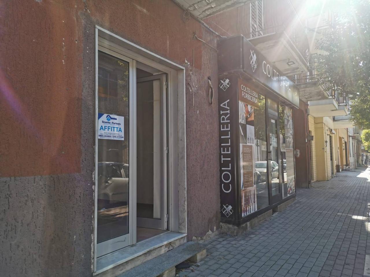 Negozio in Via Santacroce 224, San Nicola La Strada, {3} - Foto 2