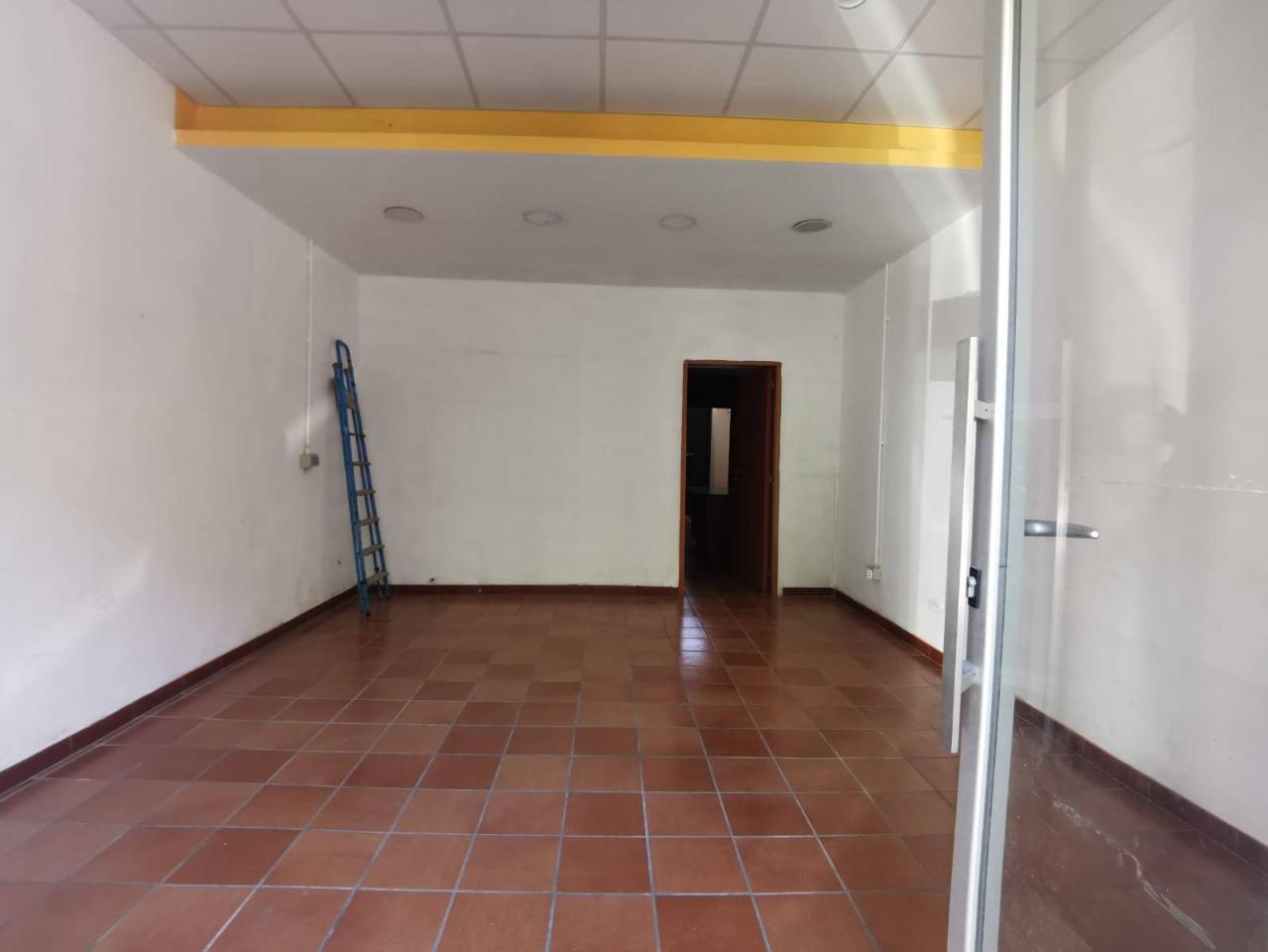 Negozio in Via Santacroce 224, San Nicola la Strada, {3} - Foto 1