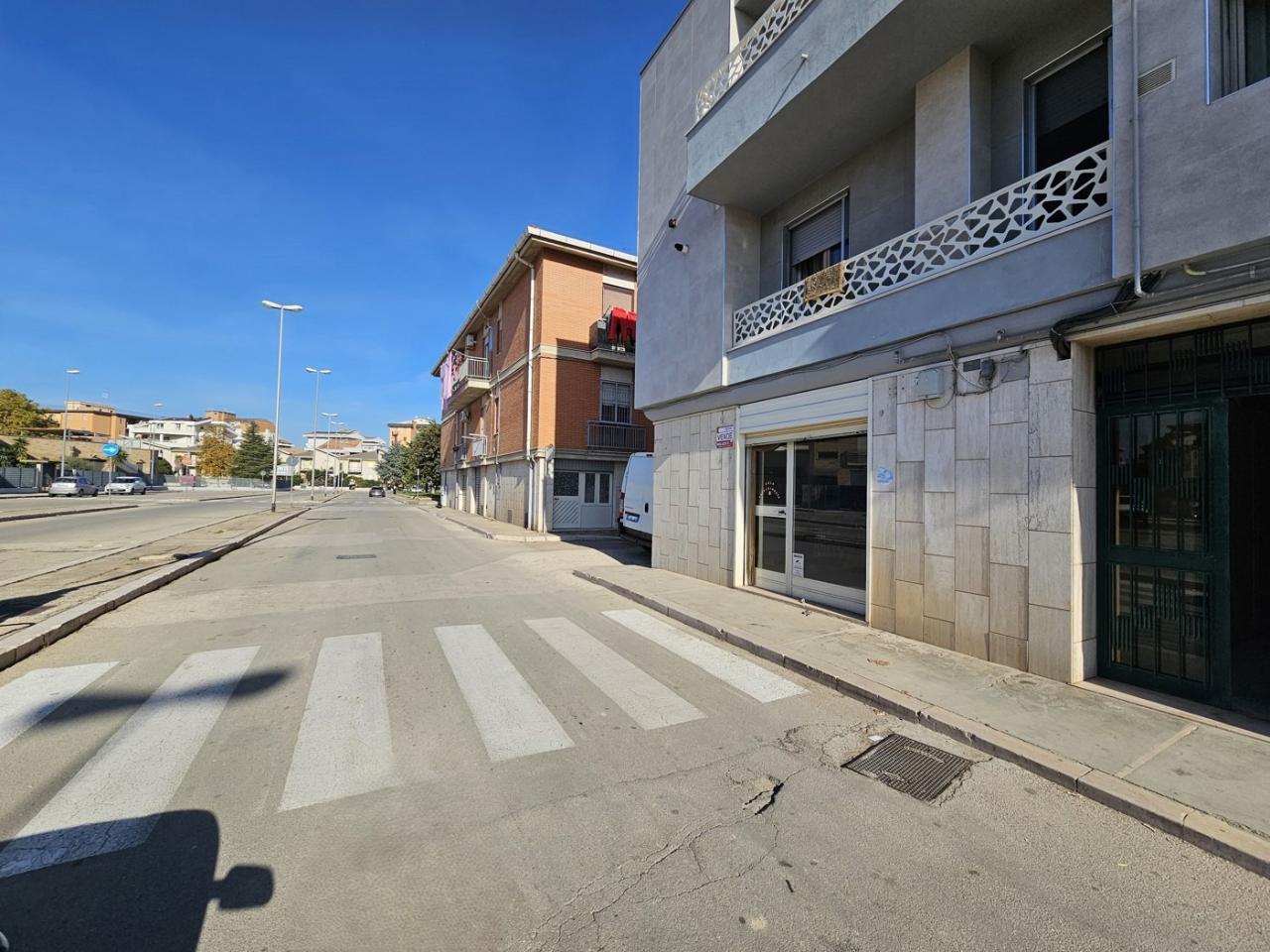 Negozio in , San Severo, {3} - Foto 1