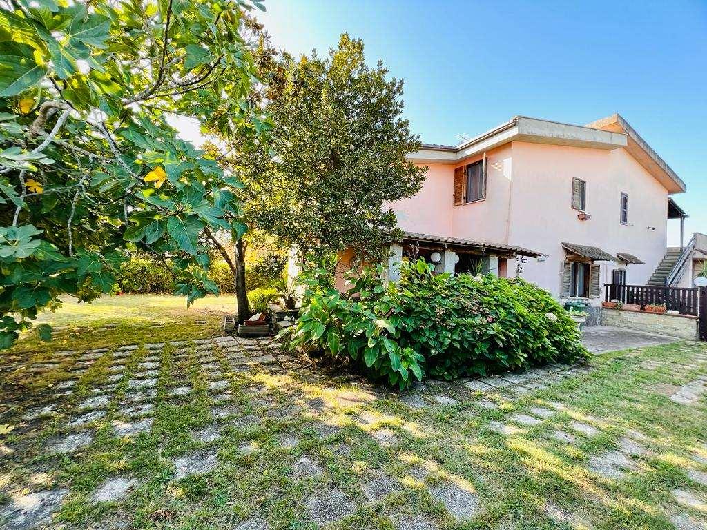 Villa bifamiliare in vendita a Ardea