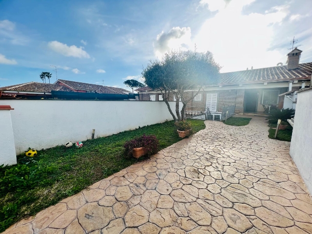 Terraced house in Via Foglia, Ardea - Photo 1