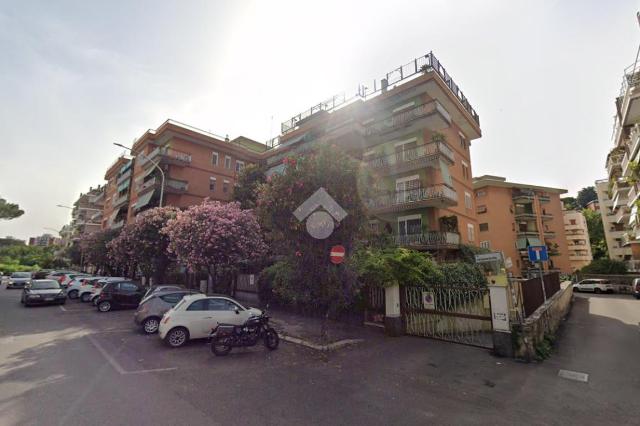 Garage, Posto Auto in Vendita in Via Luce D'eramo a Roma - 23mq 