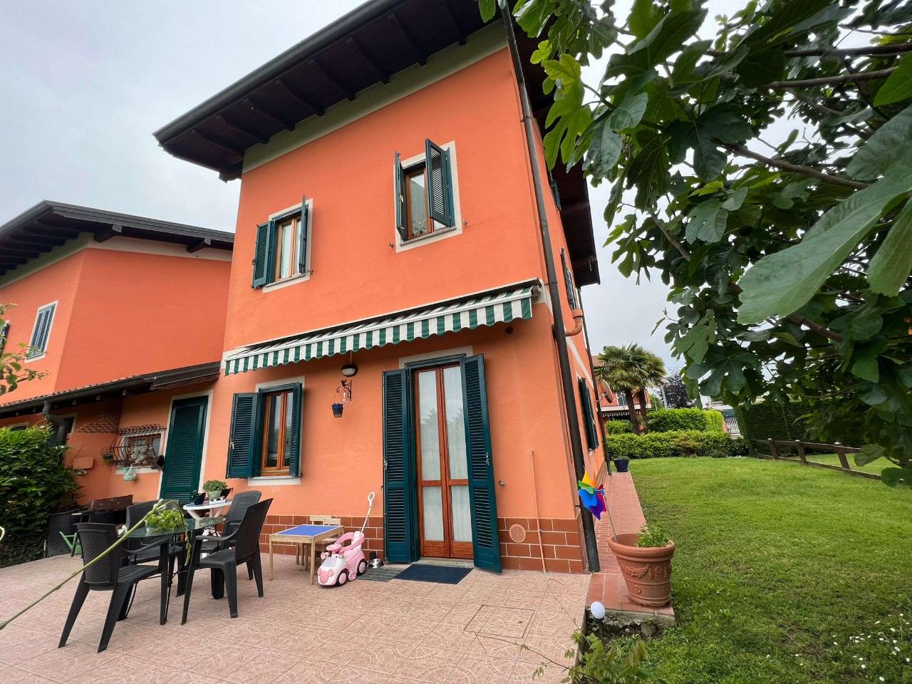 Villa bifamiliare in vendita a Gattico-Veruno