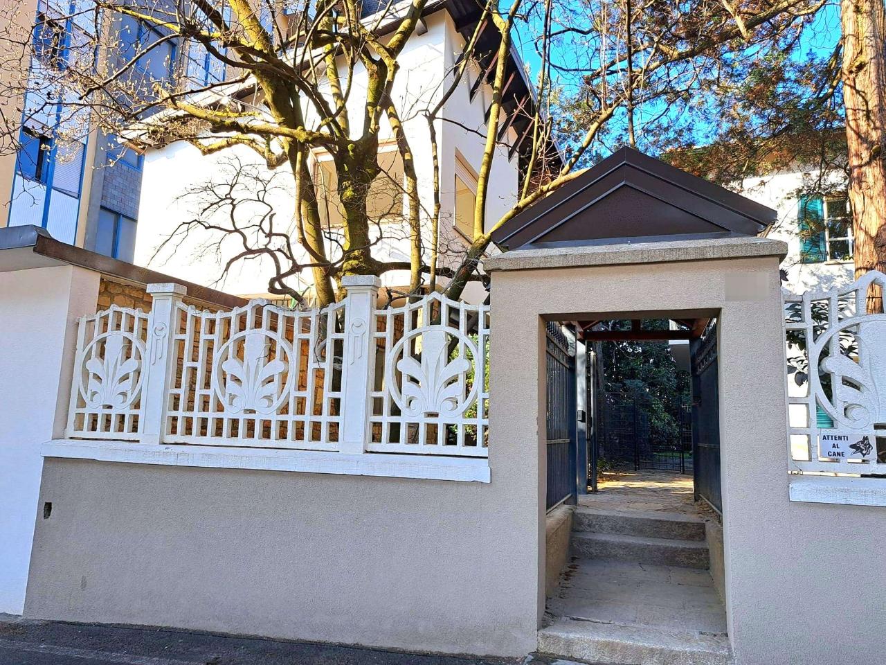 Villa unifamiliare in vendita a Sesto Calende