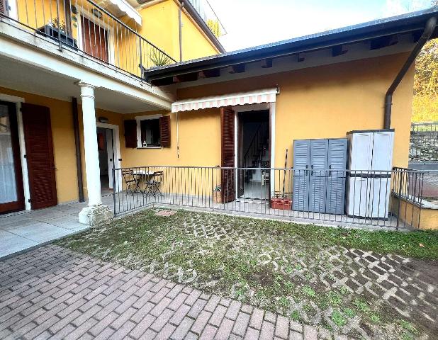 2-room flat in Via Bescapè 42, Borgomanero - Photo 1