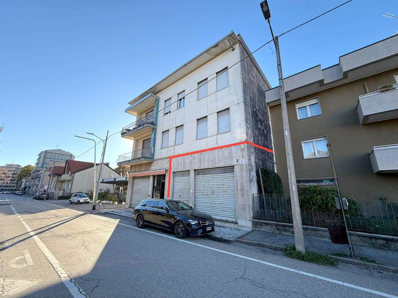 Negozio in Via Arona 29, Borgomanero, {3} - Foto 1