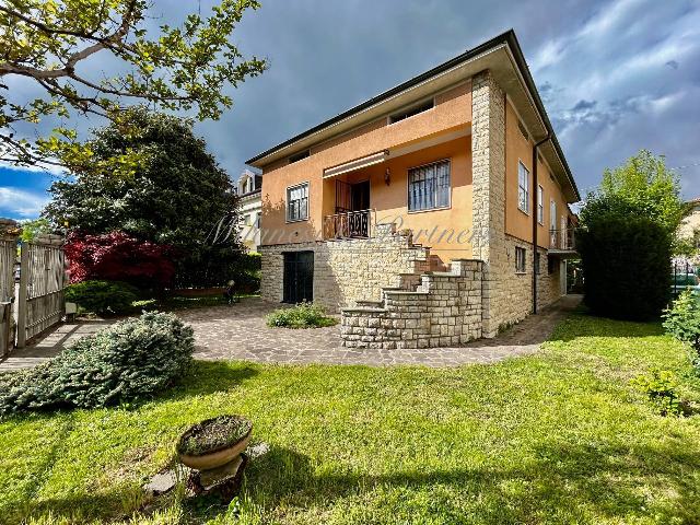 Mansion in Via per Azzano San Paolo 6/B, Bergamo - Photo 1