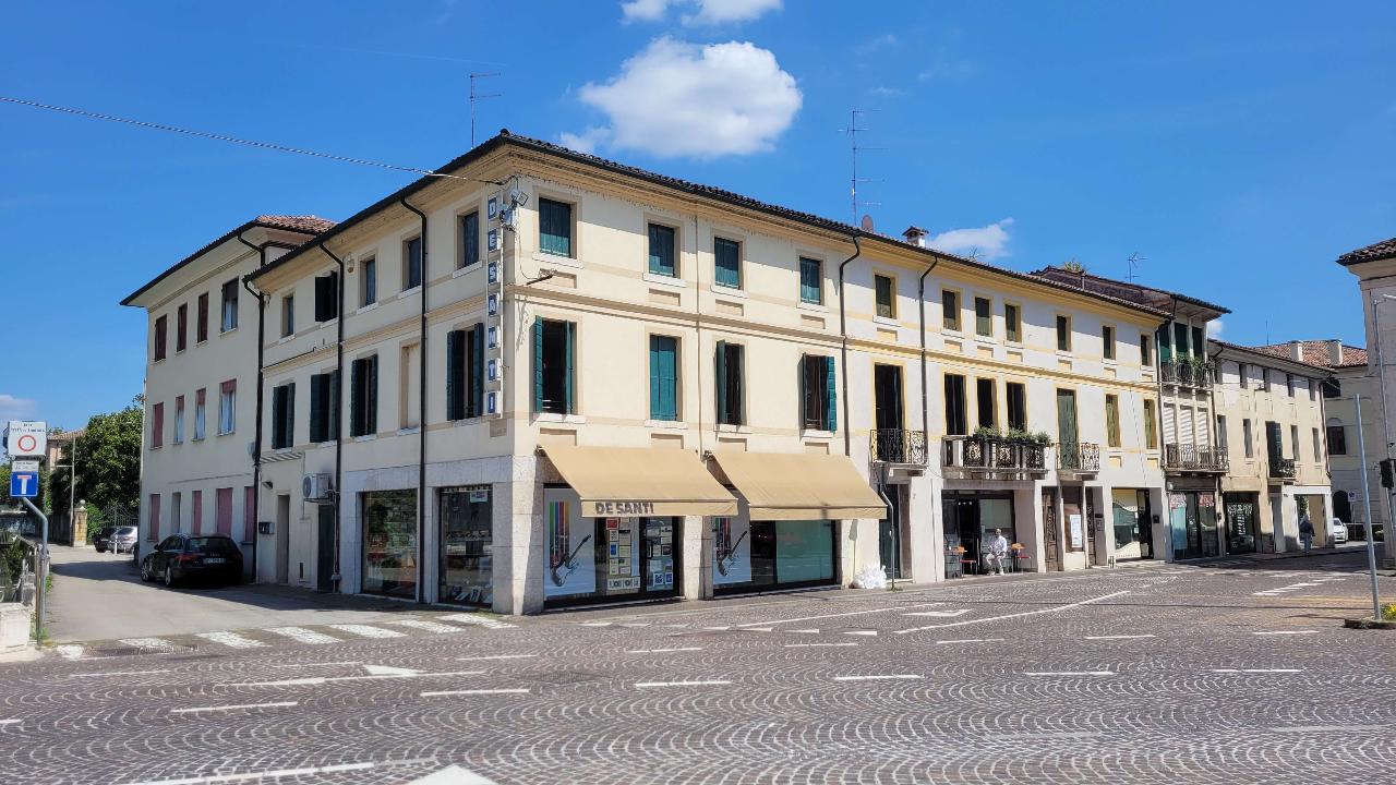 Negozio in Piazza Marconi 5, Castelfranco Veneto, {3} - Foto 2