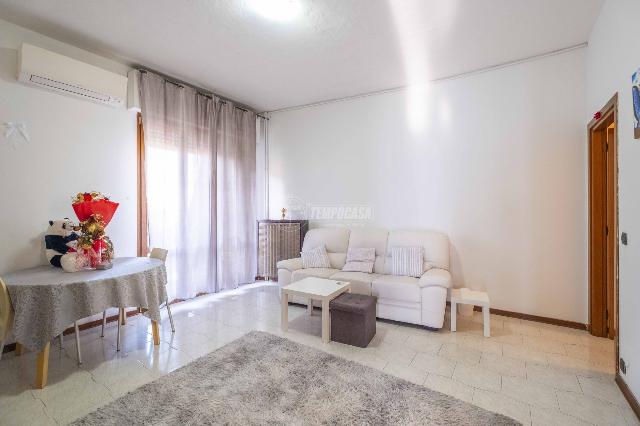 3-room flat, Trecate - Photo 1