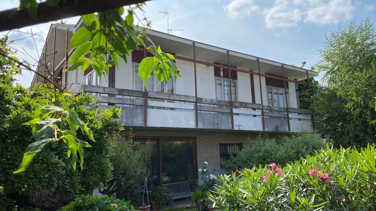 Villa unifamiliare in vendita a Melegnano