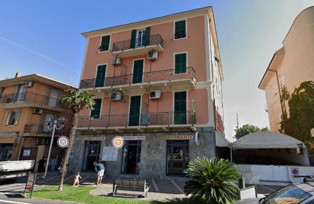 2-room flat in Via 25 Aprile 61, Pietra Ligure - Photo 1