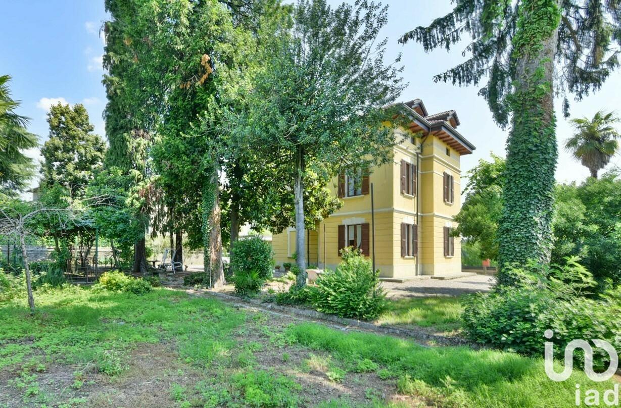 Villa in vendita a Cadorago