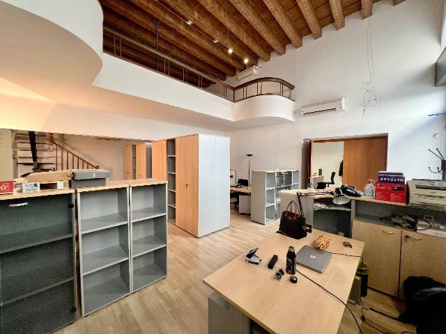 Shared office in Via 20 Settembre 14, Verona - Photo 1