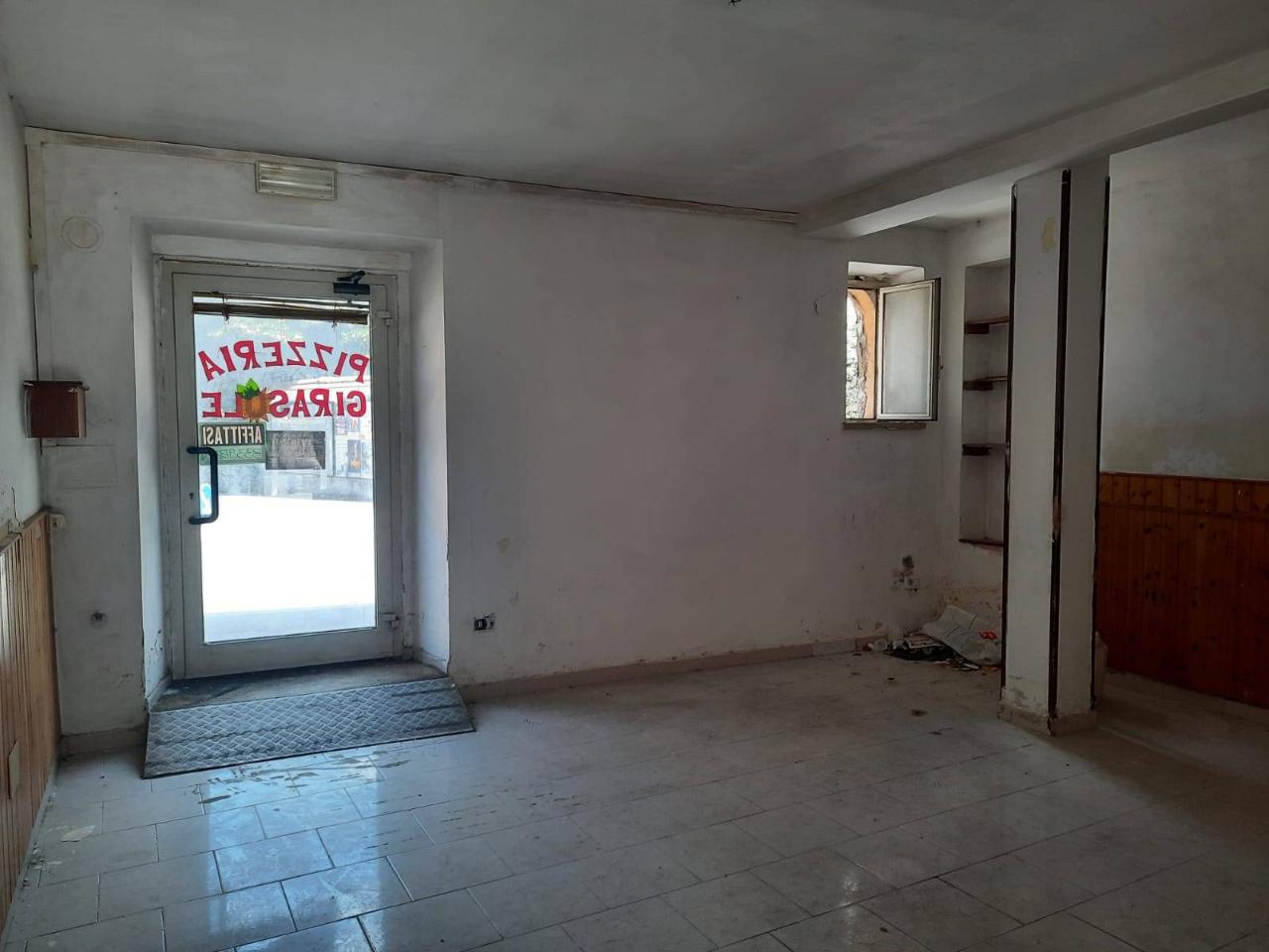Negozio in Via Monserrato, Attigliano, {3} - Foto 2