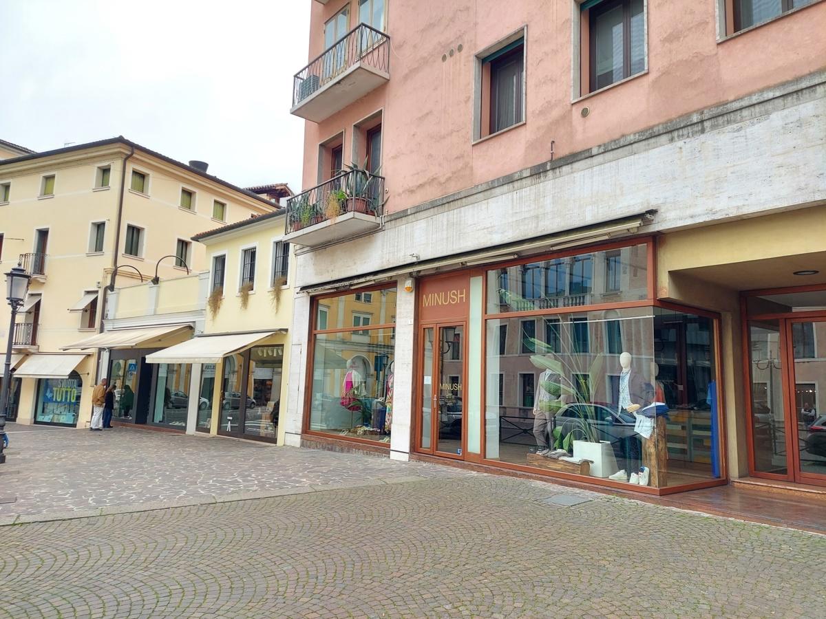 Negozio in Corso del Popolo 24, Treviso - Foto 1