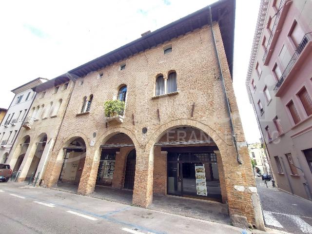 4-room flat in Via Dotti, Treviso - Photo 1