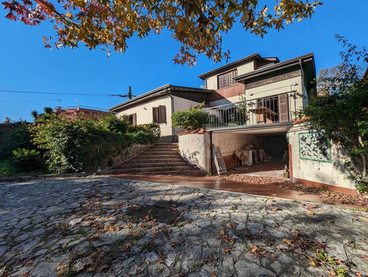Villa in vendita a Bacoli