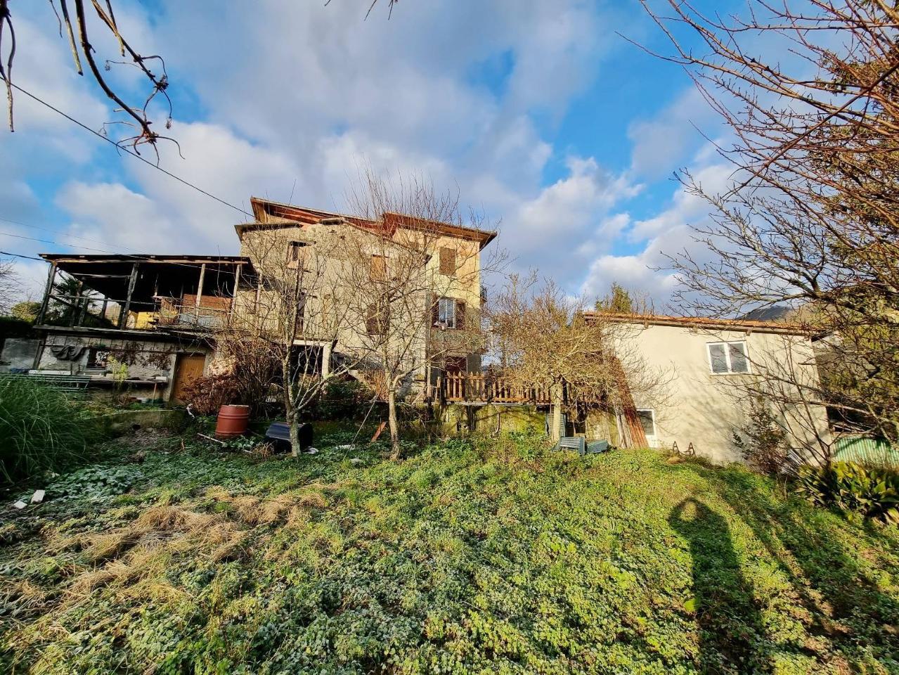 Villa in vendita a Lumarzo