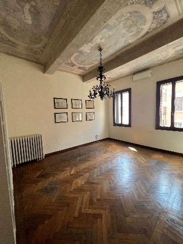 Büro in Via Principe Amedeo, Mantova - Foto 1