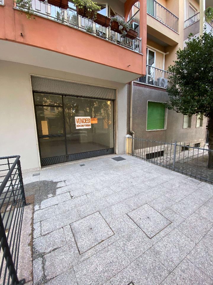 Negozio in Viale Carso 2, Mantova, {3} - Foto 2