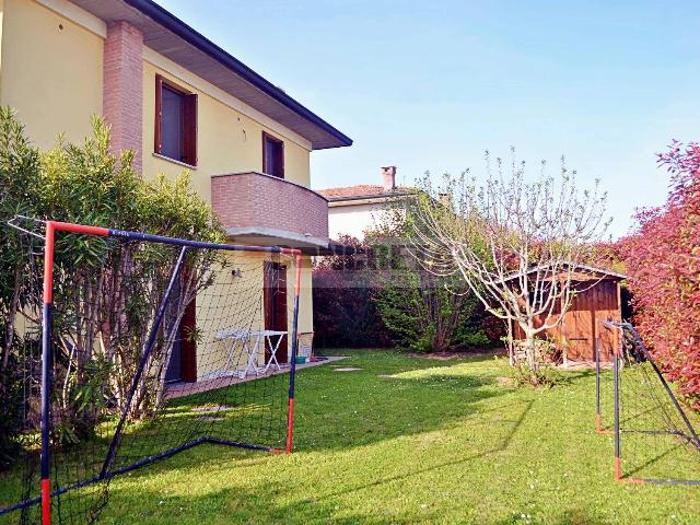 Villa a schiera in Via Peschiera, Curtatone - Foto 1