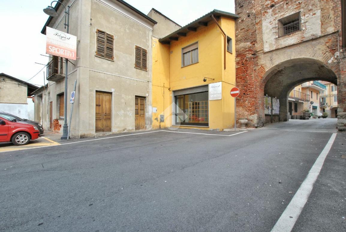Palazzina commerciale in vendita a Livorno Ferraris