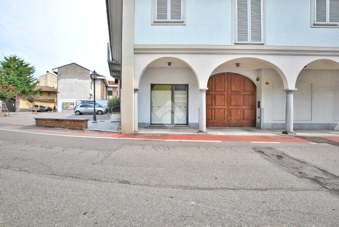 Negozio in Via IV Novembre 21, Cigliano, {3} - Foto 2