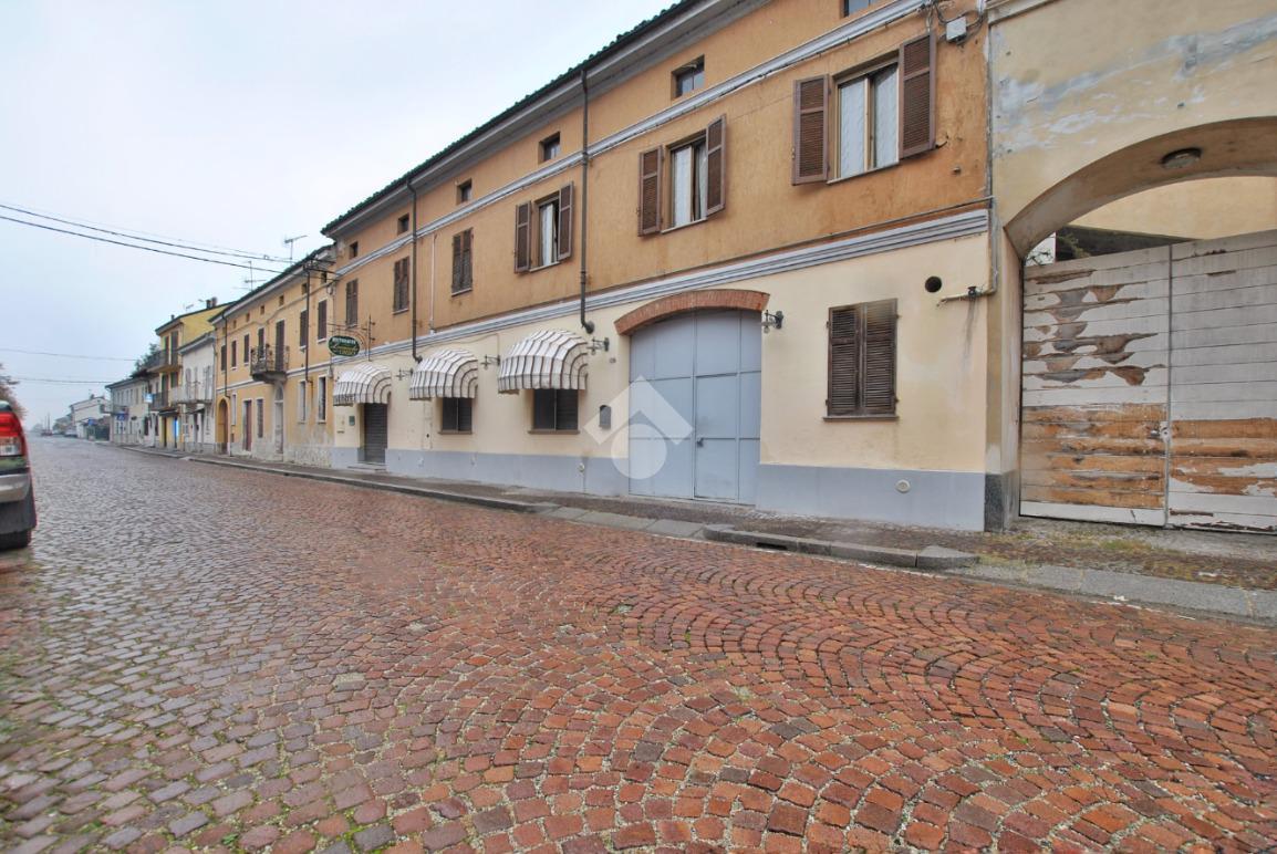 Palazzina commerciale in Corso Massimo Montano 27, Fontanetto Po, {3} - Foto 2