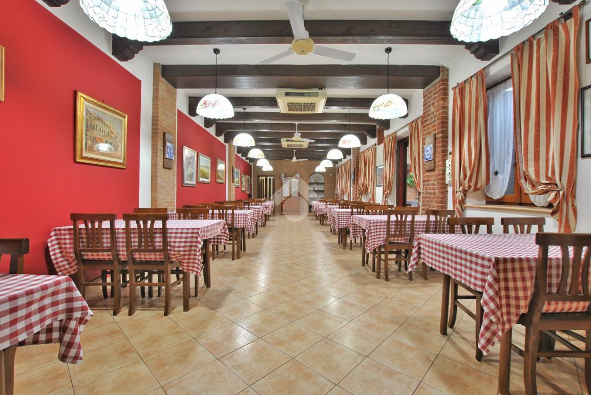 Palazzina commerciale in Corso Massimo Montano 27, Fontanetto Po, {3} - Foto 1