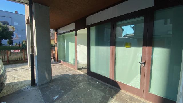 Büro in Via Santi Nazario E Celso 3, Suisio - Foto 1