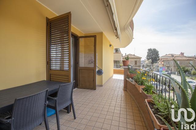 4-room flat in Via Nazionale Adriatica 85, Tortoreto - Photo 1