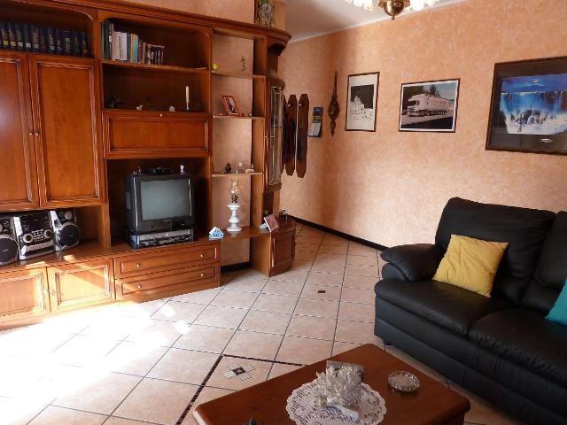 3-room flat in Piazza Grandi, Solaro - Photo 1