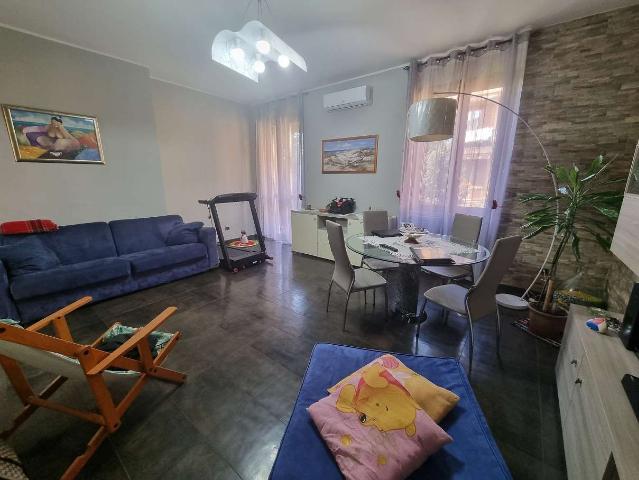 4-room flat in Via Mazzini, Solaro - Photo 1