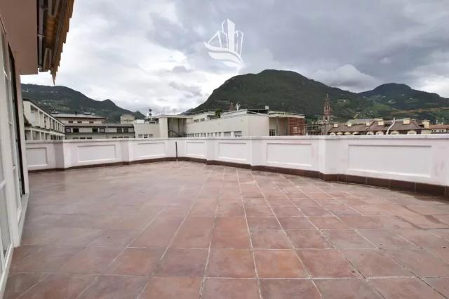 Apartament in Via Giosuè Carducci 3, Bolzano - Photo 1