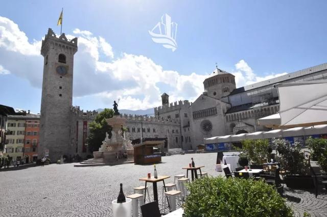 Trilocale in Piazza del Duomo, Trento - Foto 1