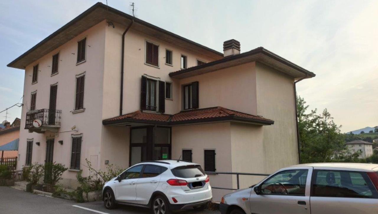 Albergo in Via Mangili 9, Caprino Bergamasco - Foto 1