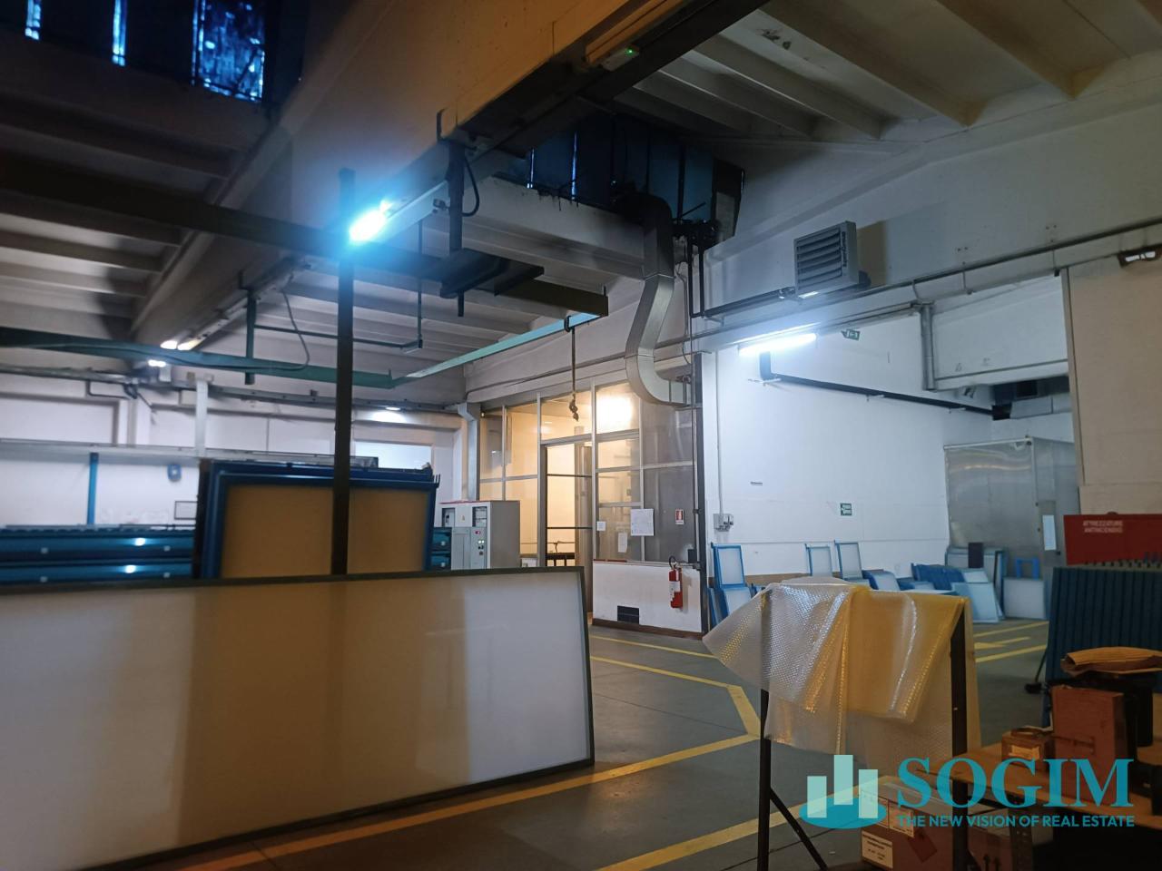 Capannone in Via Regina 115, Fino Mornasco, {3} - Foto 1