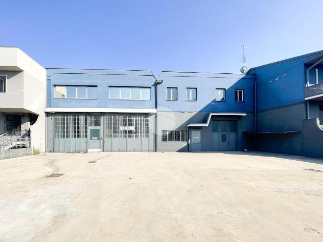 Industrial shed in Via Giotto 20, Brescia - Photo 1