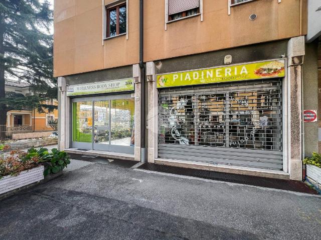 Shop in Via Piave 28, Brescia - Photo 1