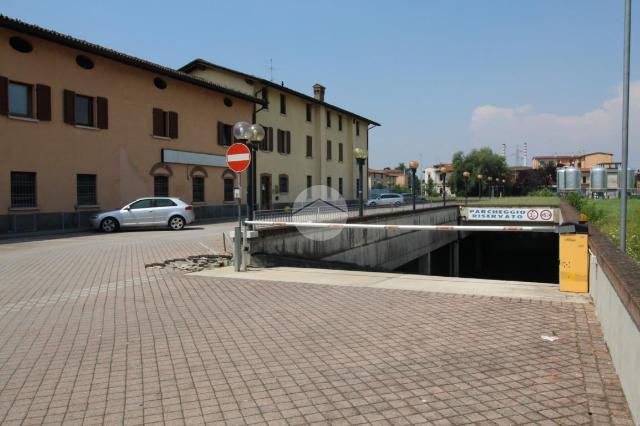 Garage or car box in Viale Duca degli Abruzzi 112, Brescia - Photo 1